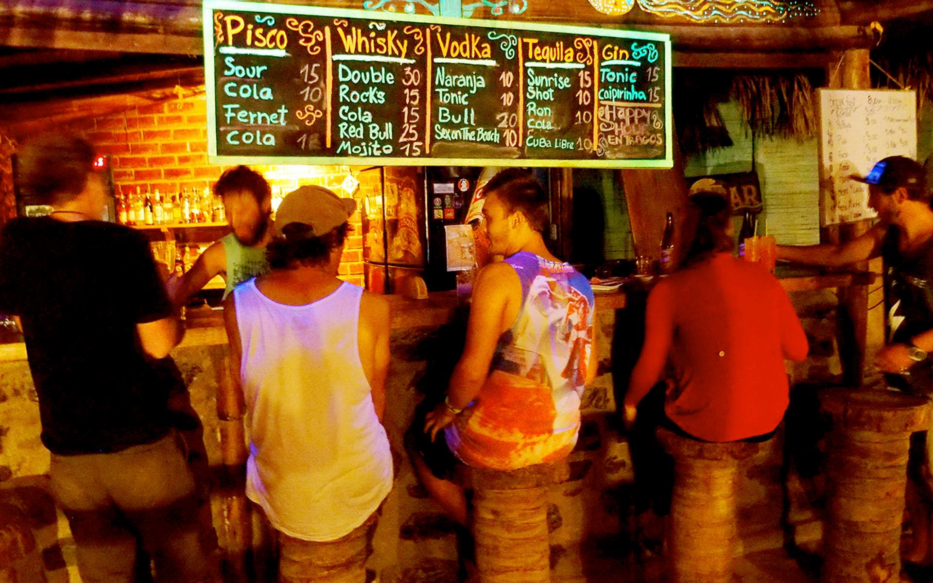 Work exchange in Peru Buscamos voluntarios para el area de recepc...