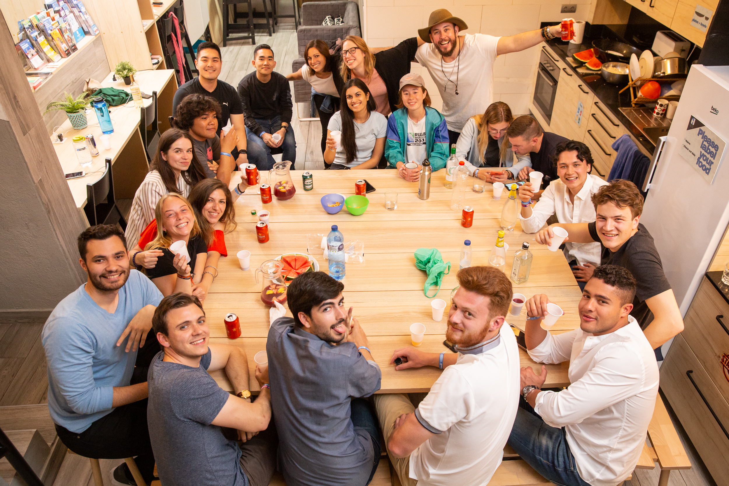 Work exchange in Spain: Social Party Intern in BARCELONA!! 🌈