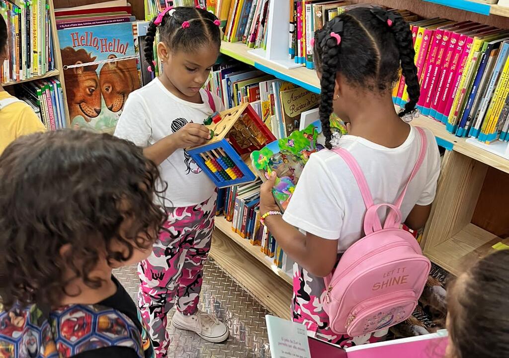 Impacto Social República Dominicana Teach English and science in