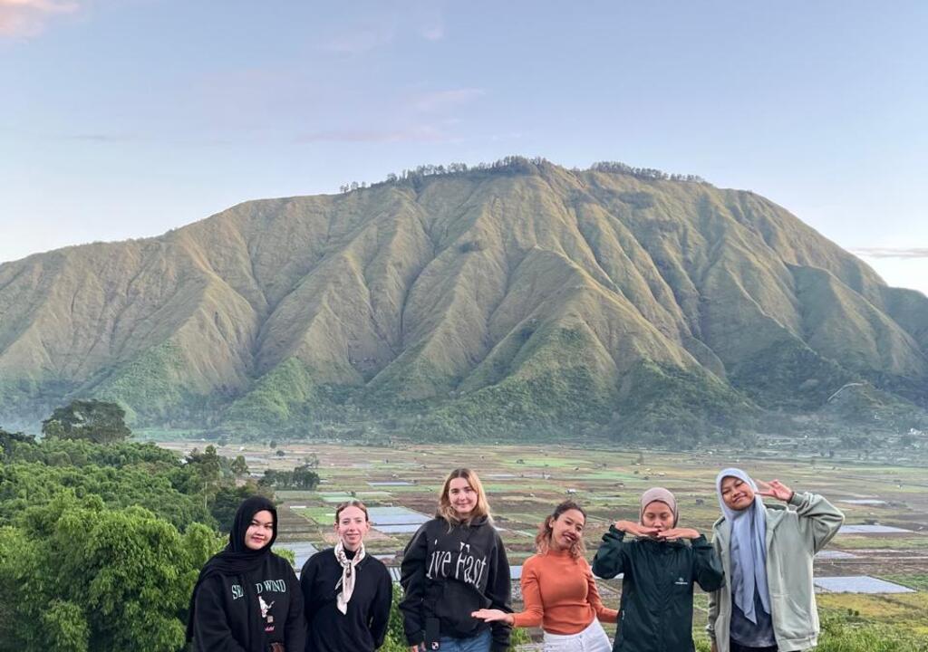 Work exchange in Indonesia: Volunteer Native German (Fully Funded ...