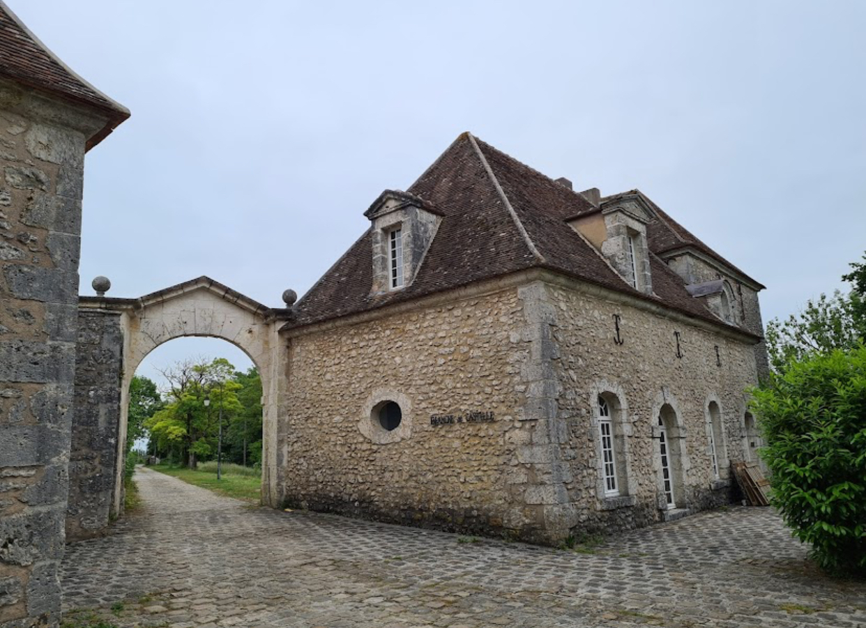 Capgemini Castle Work exchange in France: Join the Castle: Electricity, Plumbing