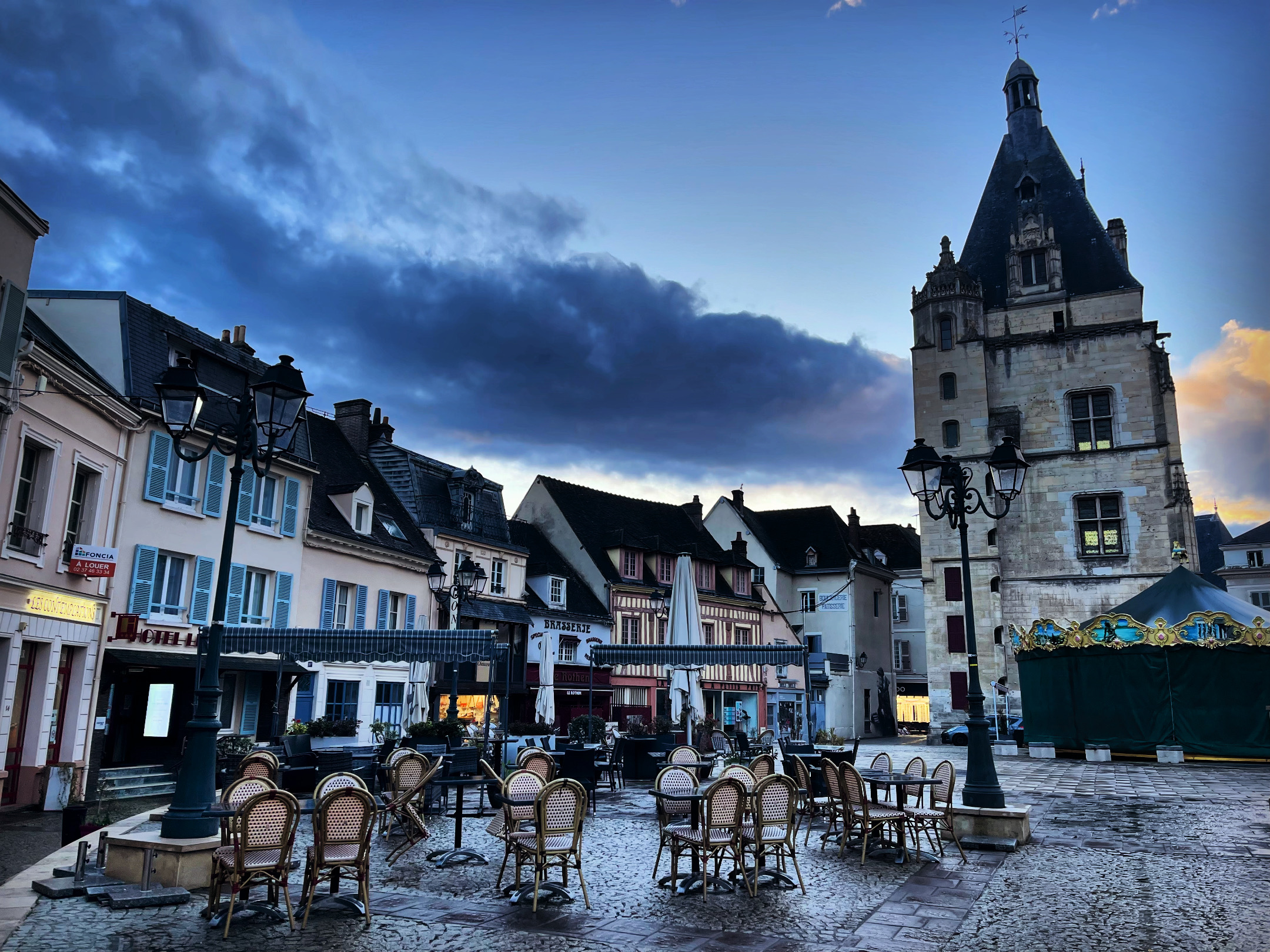 Work exchange in France: URGENT: Python AI Developer (M/F) – 1 hou...